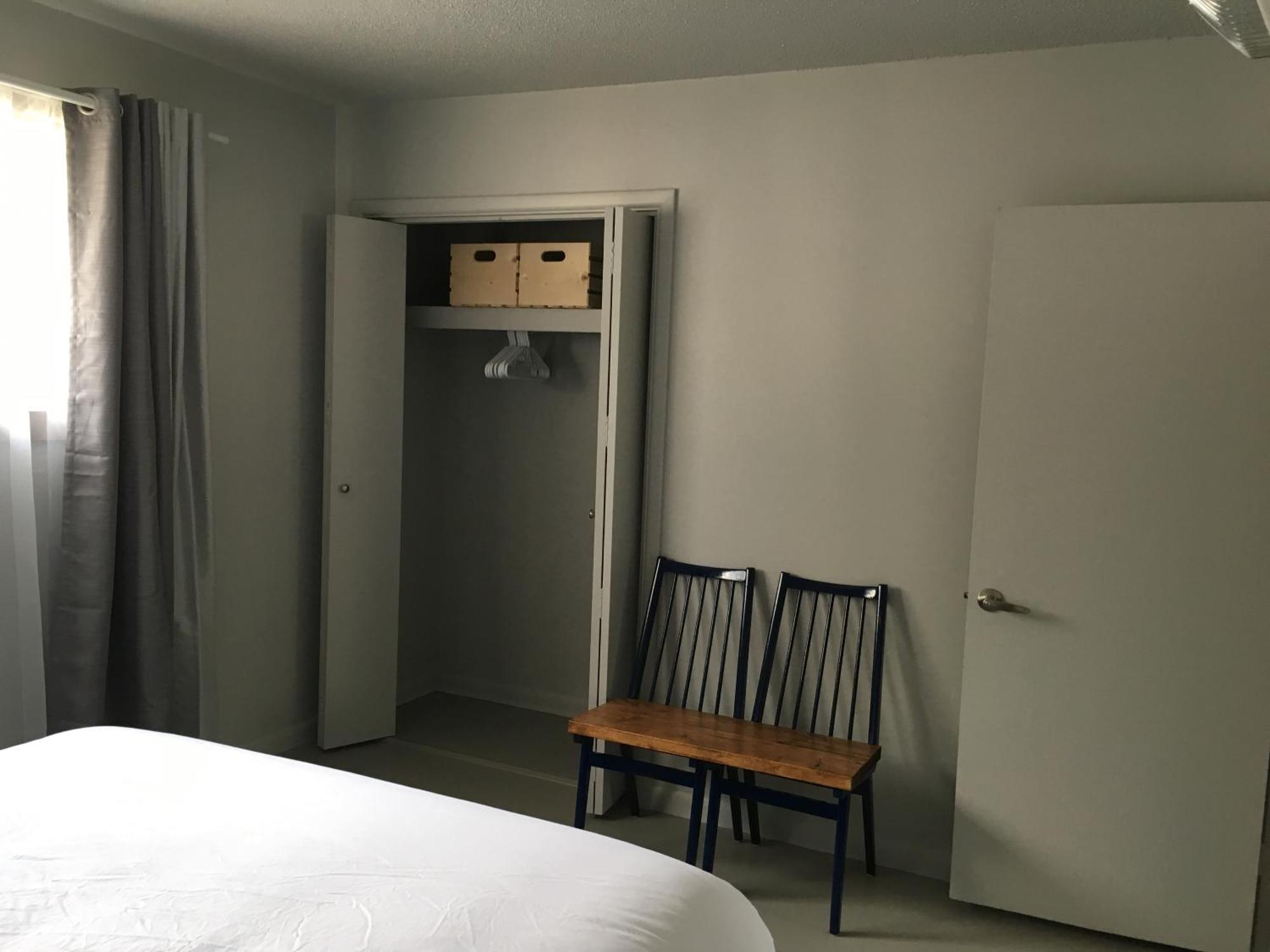 Pinewood Inn Golden Phòng bức ảnh